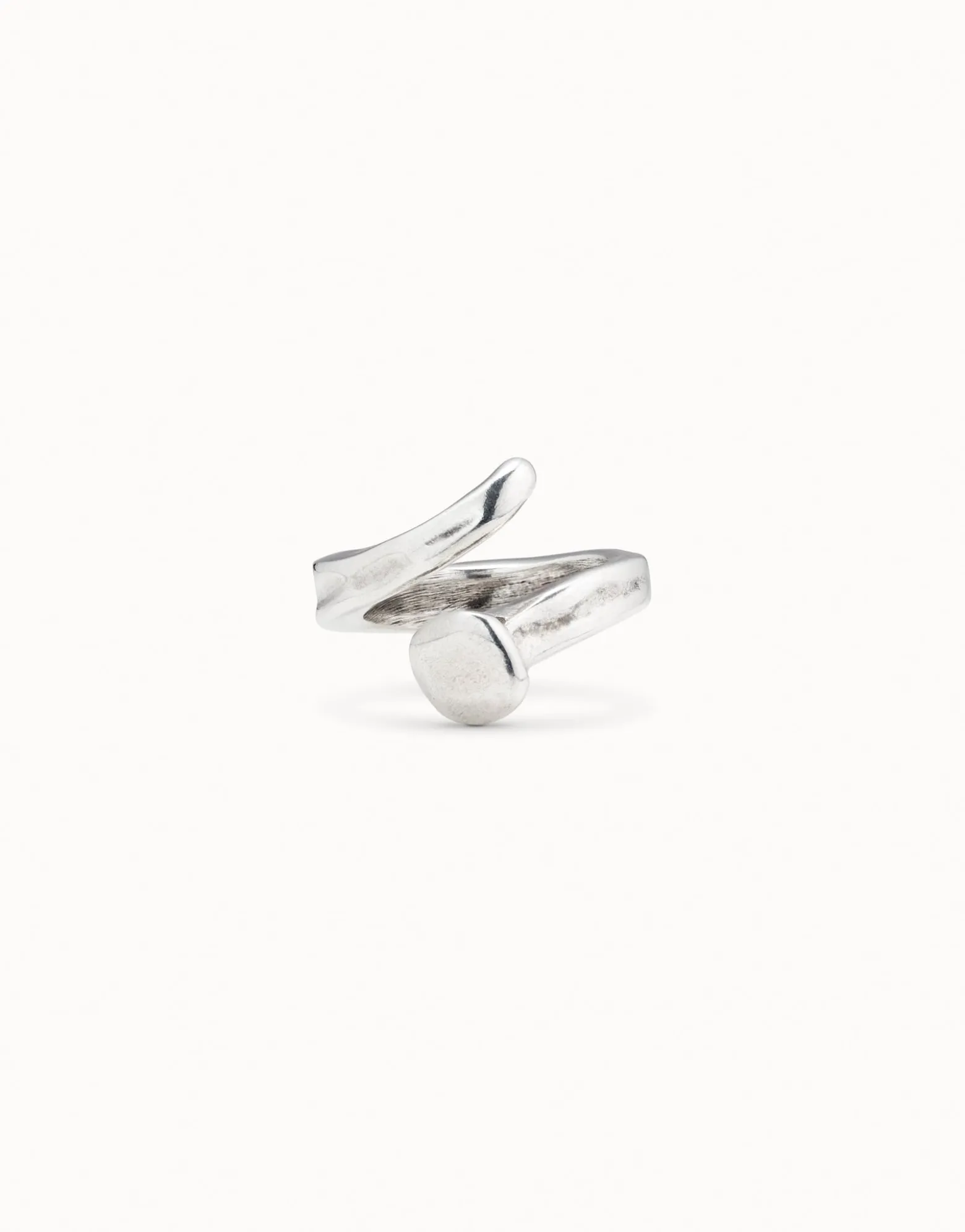 Ring with three organic shapes