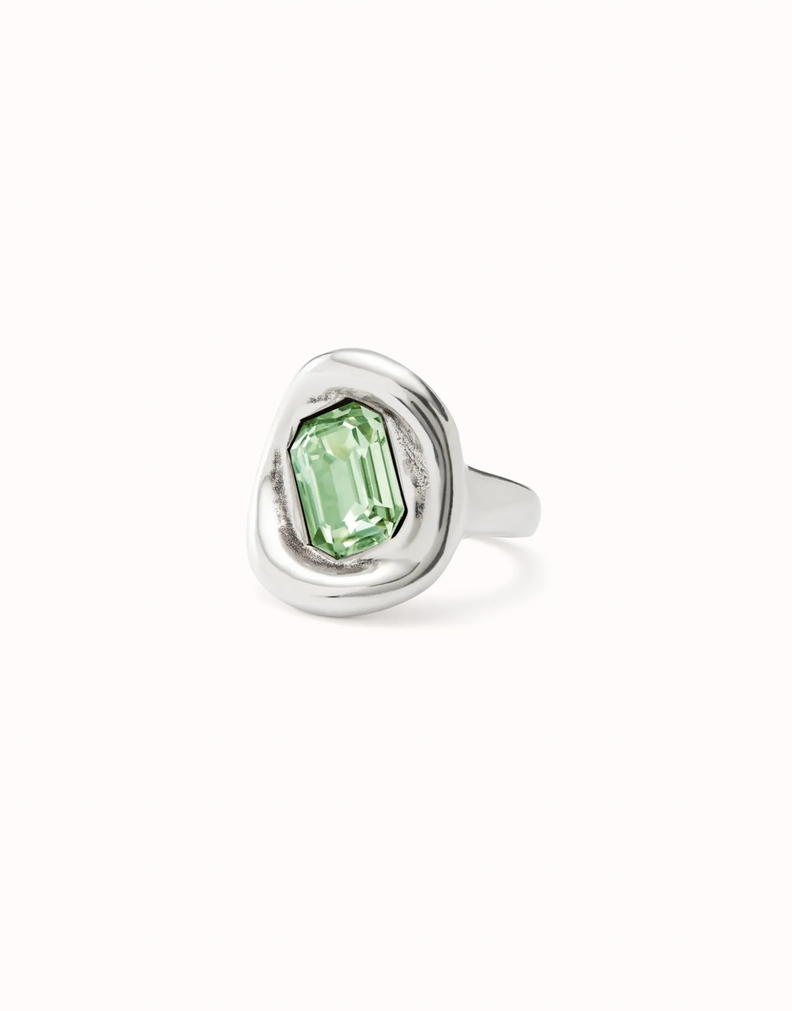 Ring with turquoise crystal