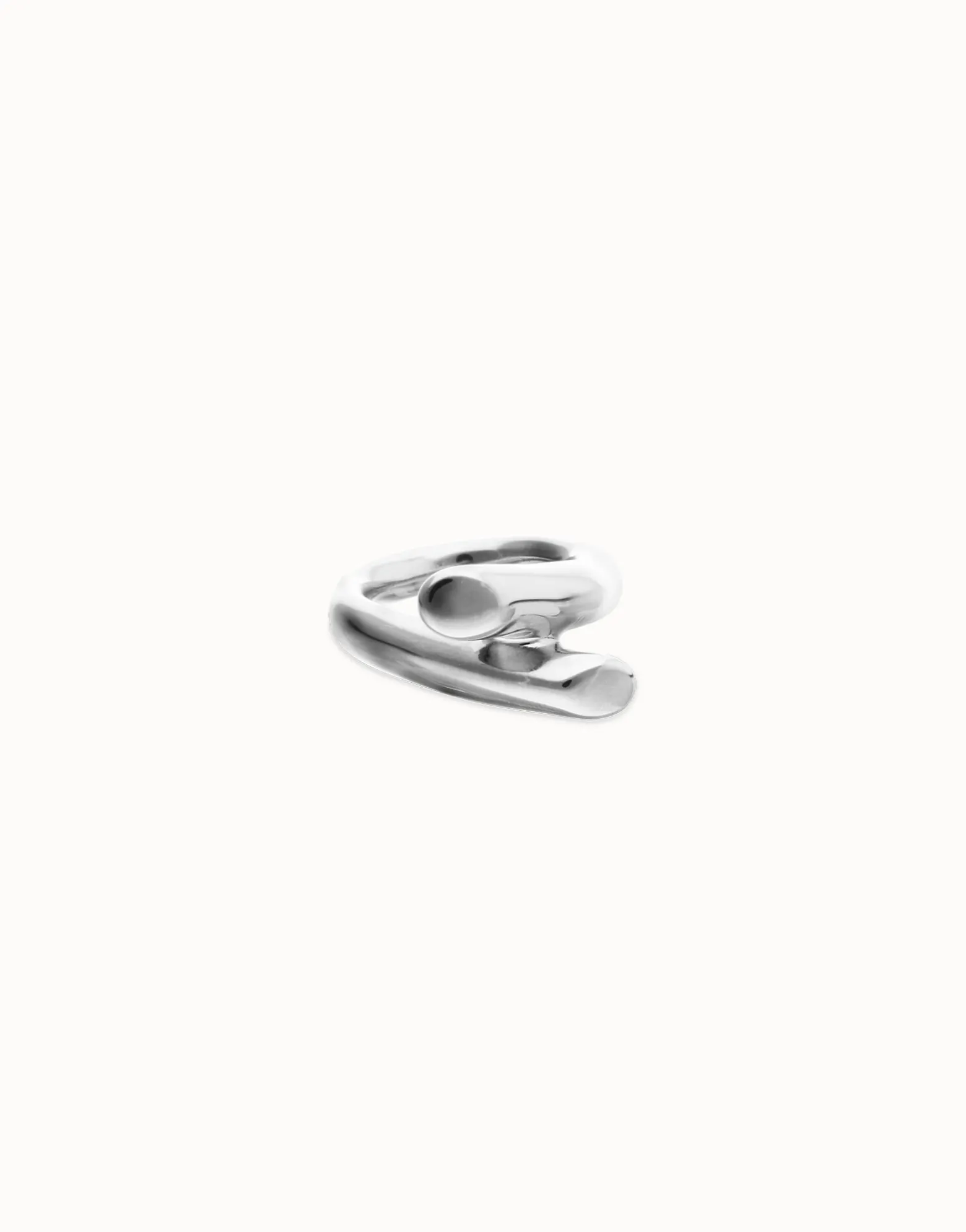 Ring with two intertwined organic forms