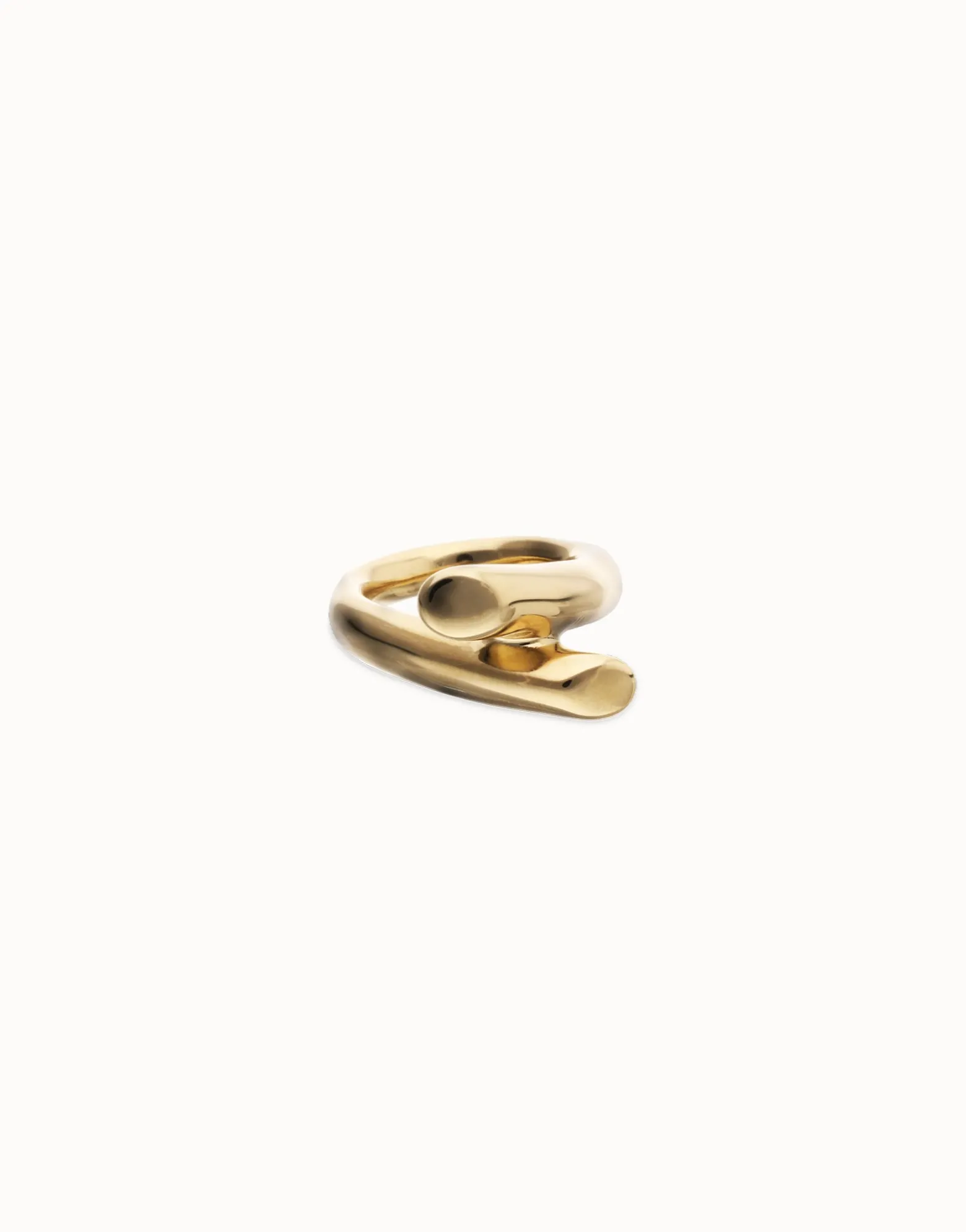 Ring with two intertwined organic shapes