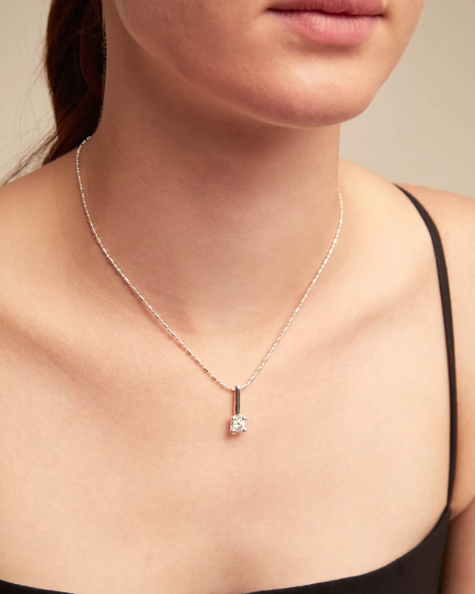 Short chain necklace with white cubic zirconia