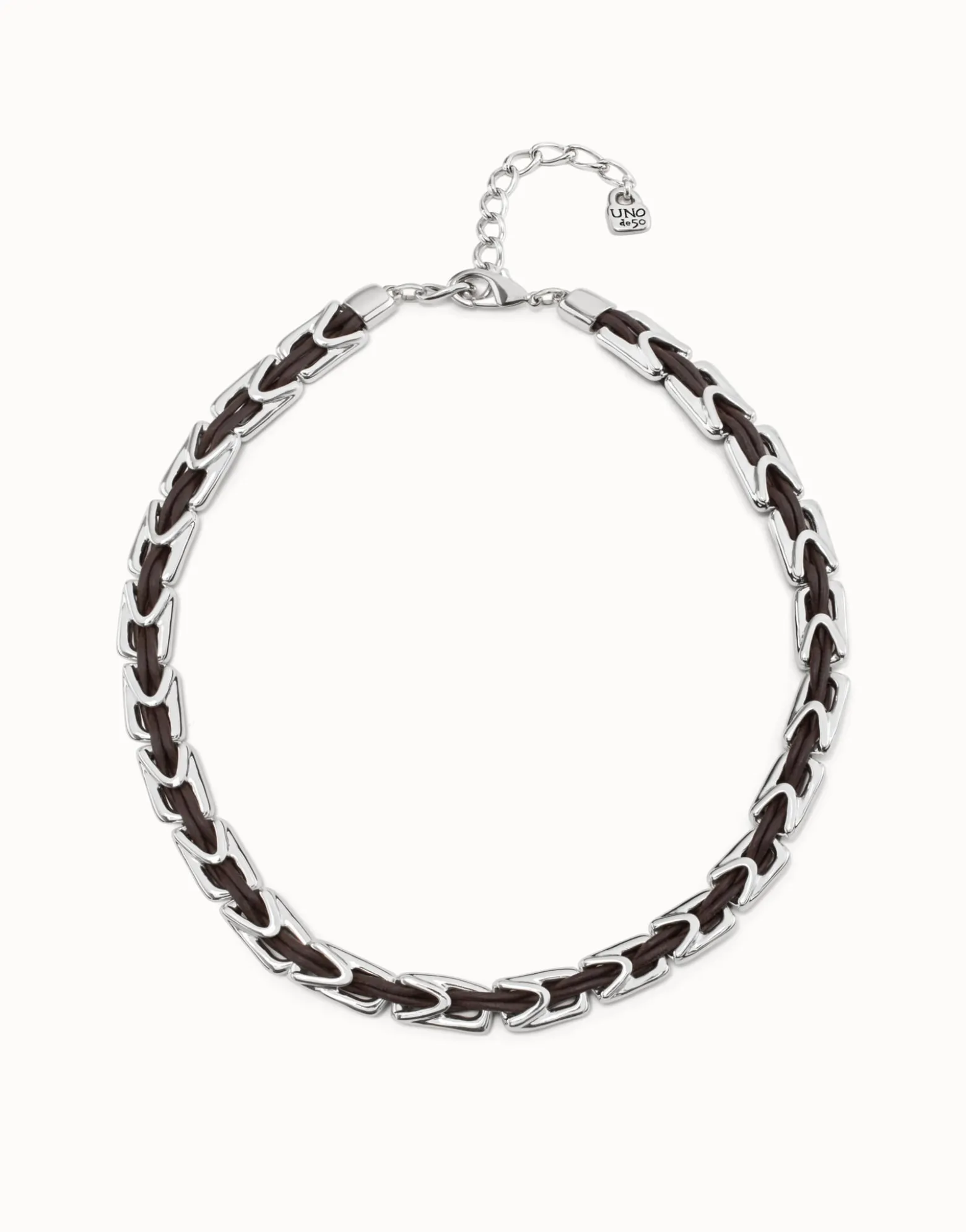 Short leather necklace with links