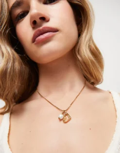 Short link chain charm necklace