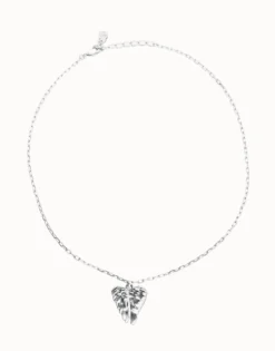 Short necklace with wing detail