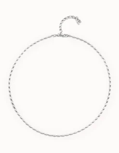 Short oval link chain necklace