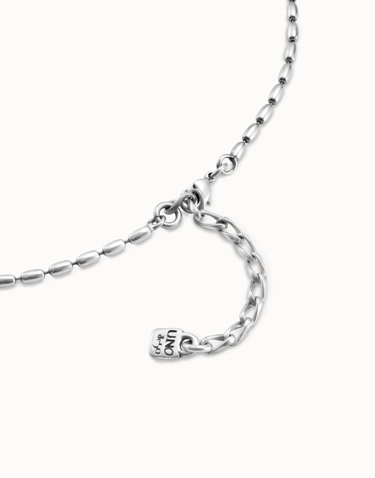 Short oval link chain necklace