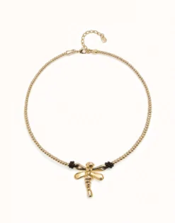 Short pendant necklace with dragonfly