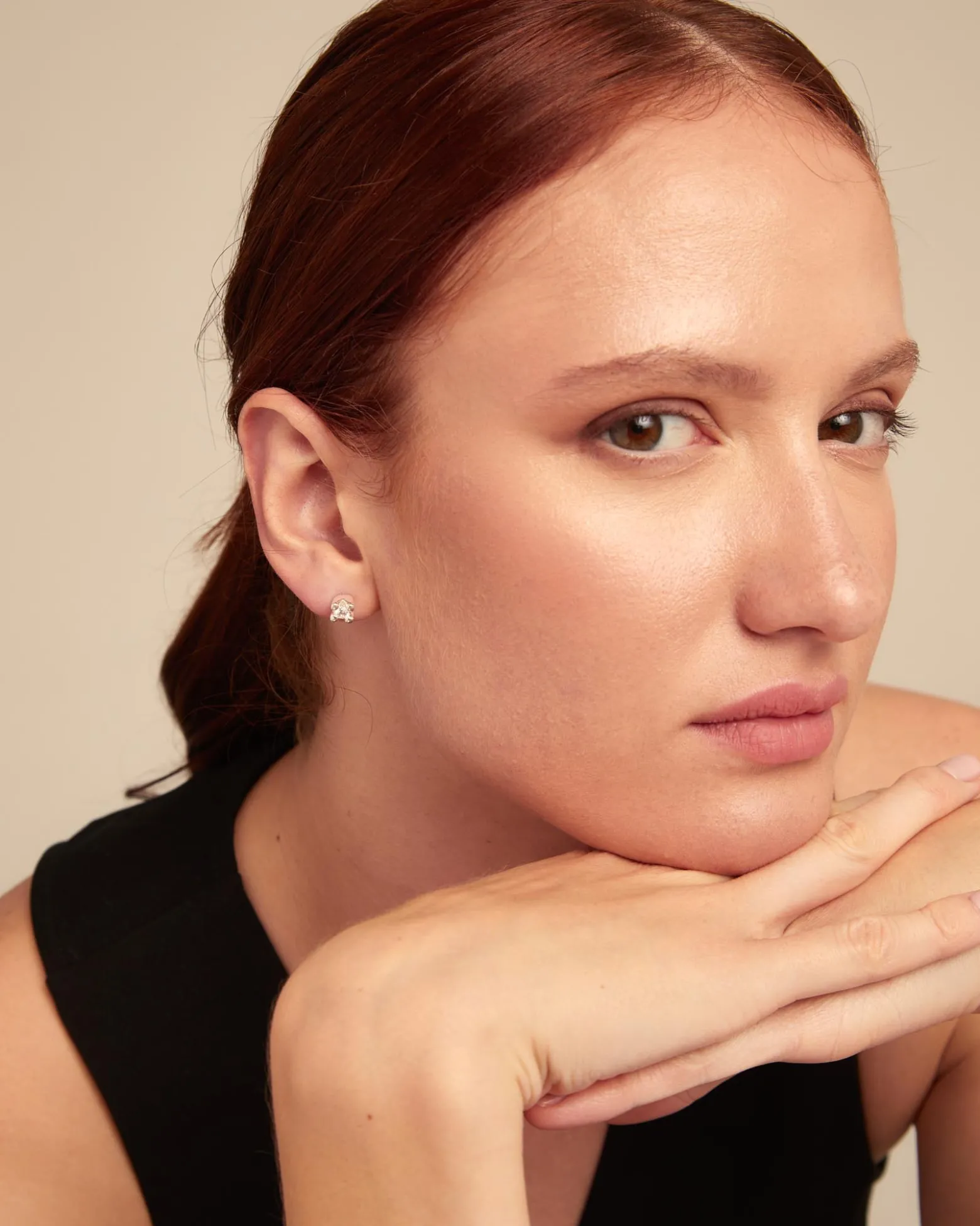 Stud earrings with white cubic zirconia