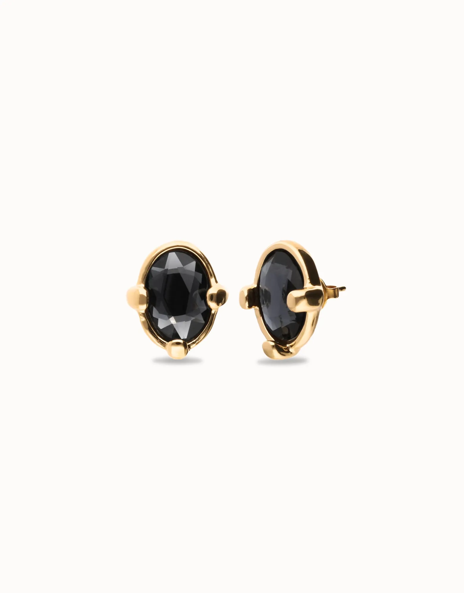 Studs with black oval faceted crystals