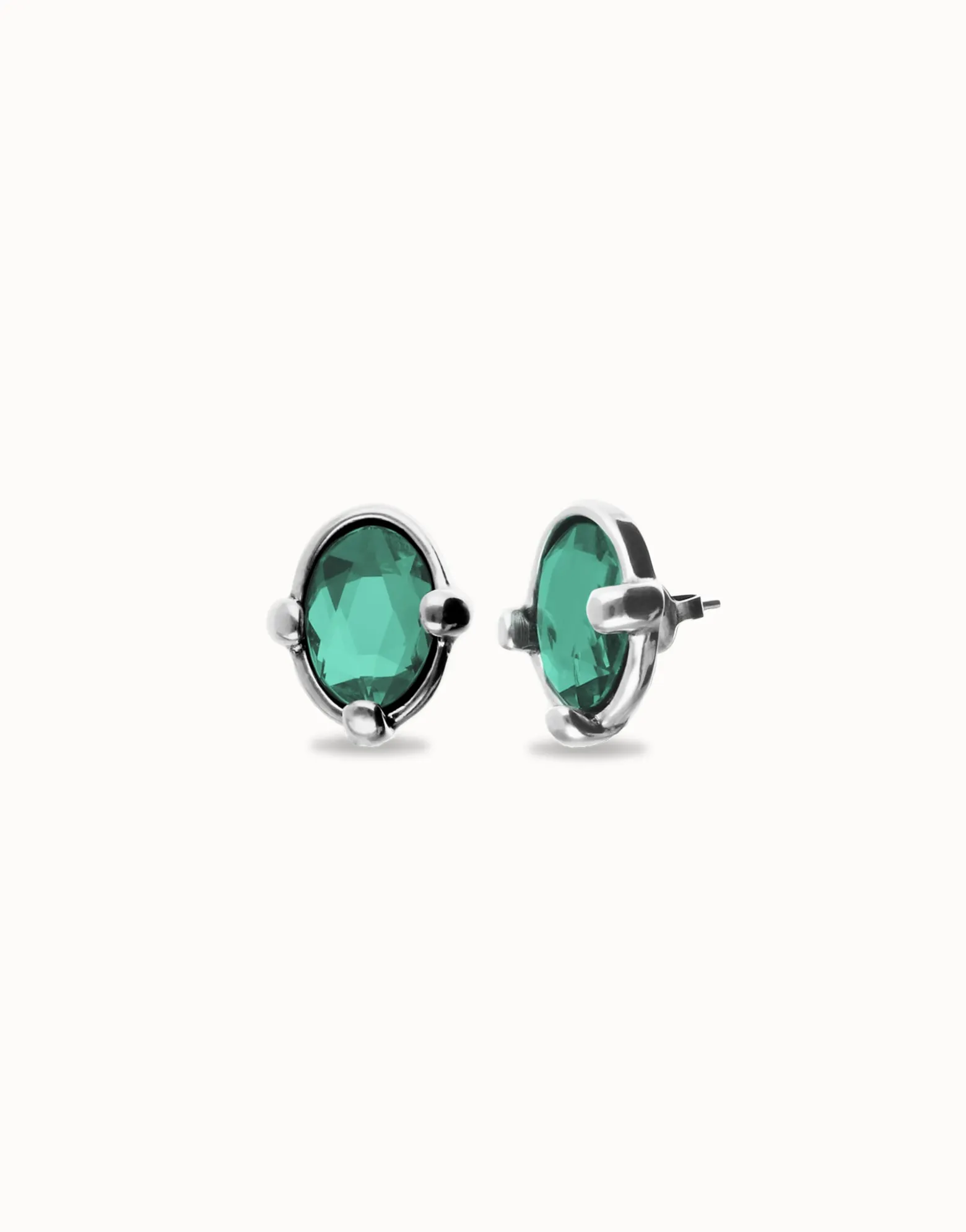 Studs with oval green faceted crystal