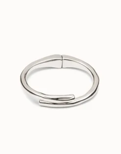 Tubular shaped bangle bracelet