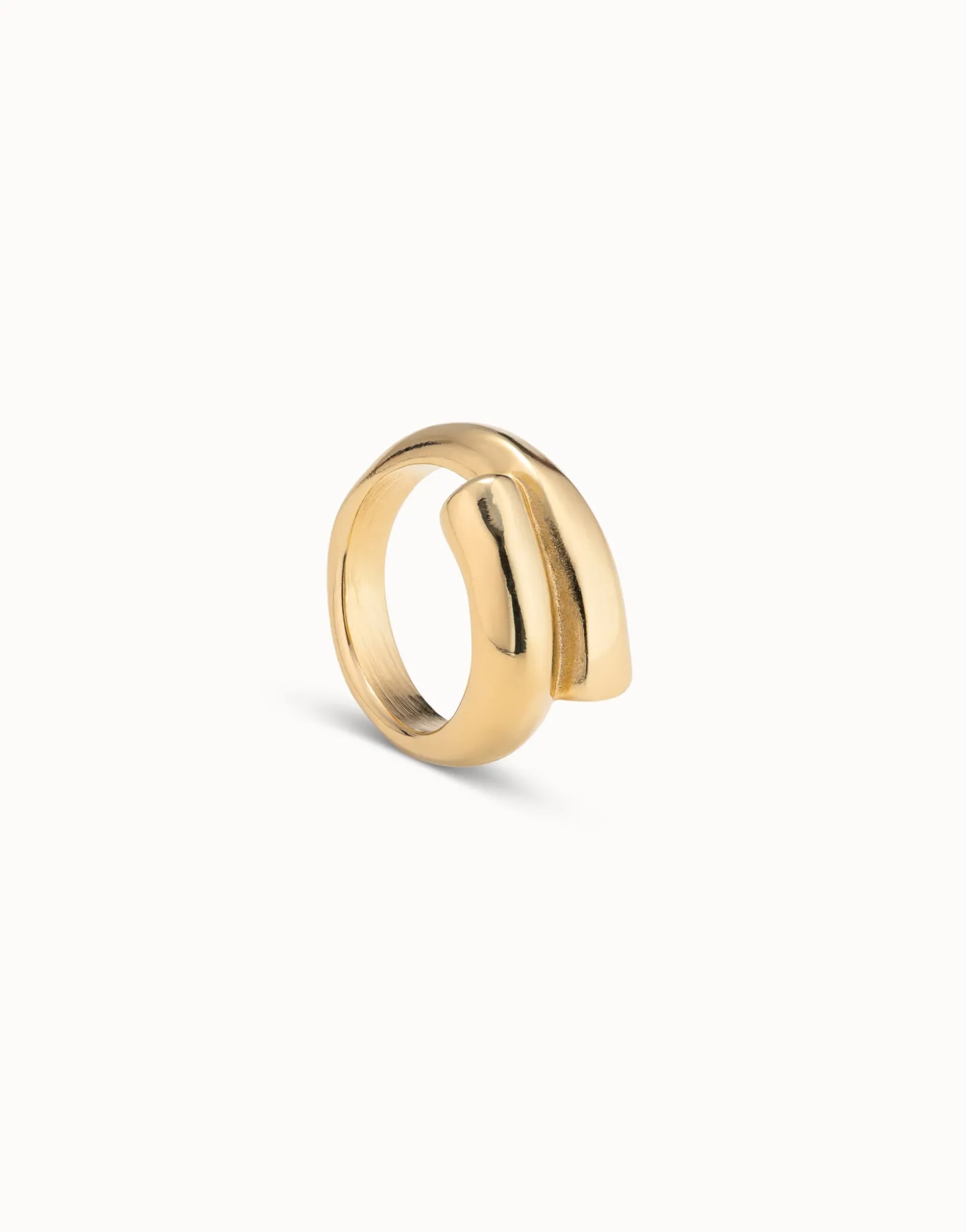 Tubular shaped ring
