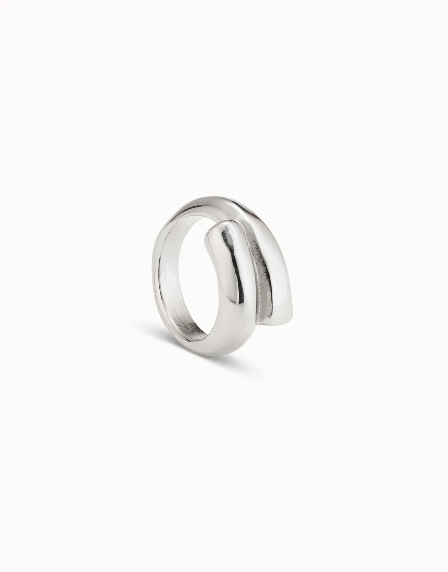Tubular shaped ring